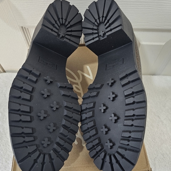 NWT Zodiac Gemma Loafer Pump w Antique Metal Bit 2 1/4" heel Caramel Croc 10M - Picture 5 of 10